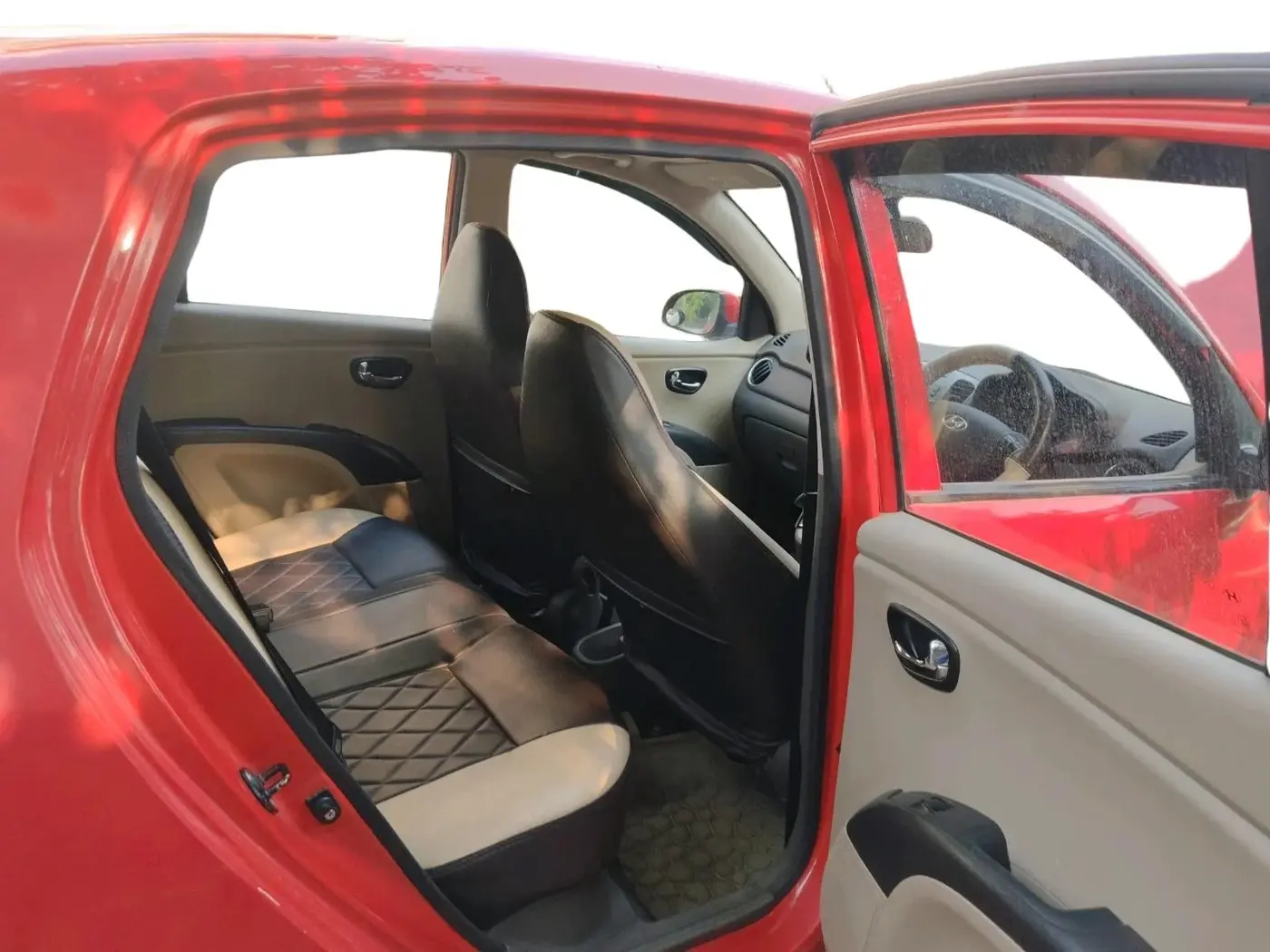 2011 Hyundai i10 ASTA 1.2 AT SUNROOF, Petrol, Automatic, 1,16,500 km, interior