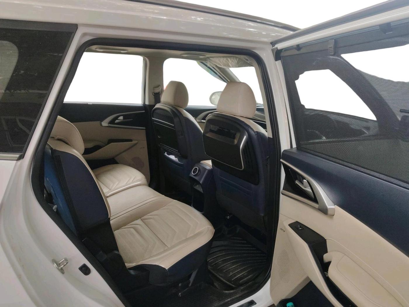 2022 KIA CARENS LUXURY PLUS 1.5 DIESEL AT 7 STR, Diesel, Automatic, 50,317 km, interior
