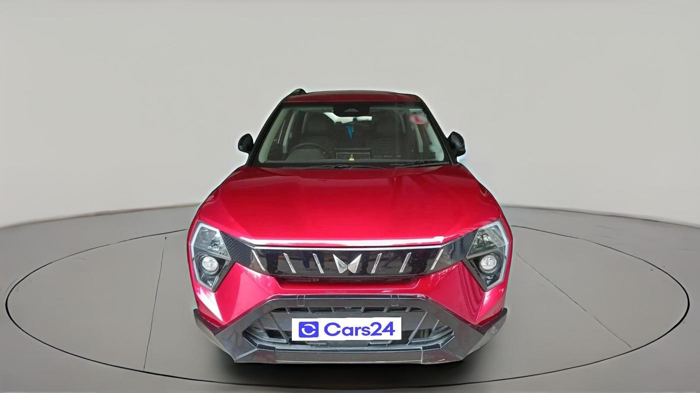 2025 Mahindra XUV 3XO AX5L 1.2 TGDi AT, Petrol, Automatic, 4,128 km, exterior