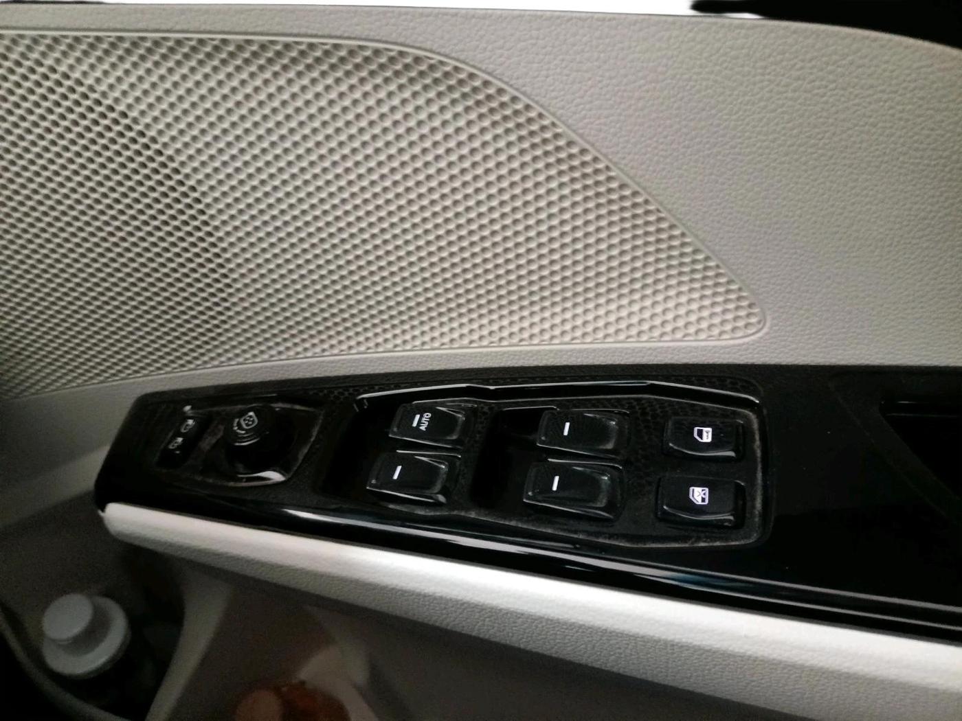 2025 Mahindra XUV 3XO AX5L 1.2 TGDi AT, Petrol, Automatic, 4,128 km, interior