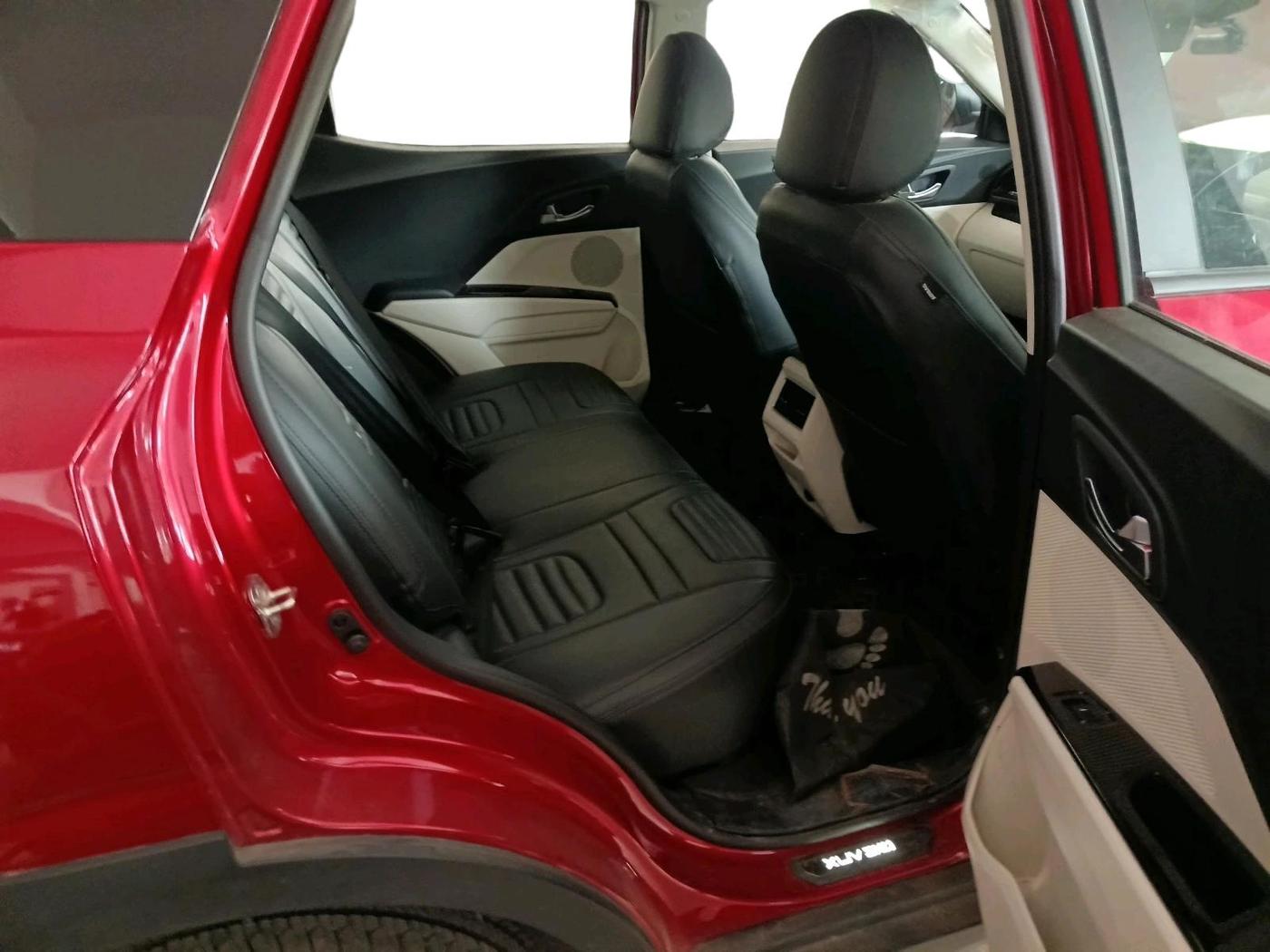 2025 Mahindra XUV 3XO AX5L 1.2 TGDi AT, Petrol, Automatic, 4,128 km, interior