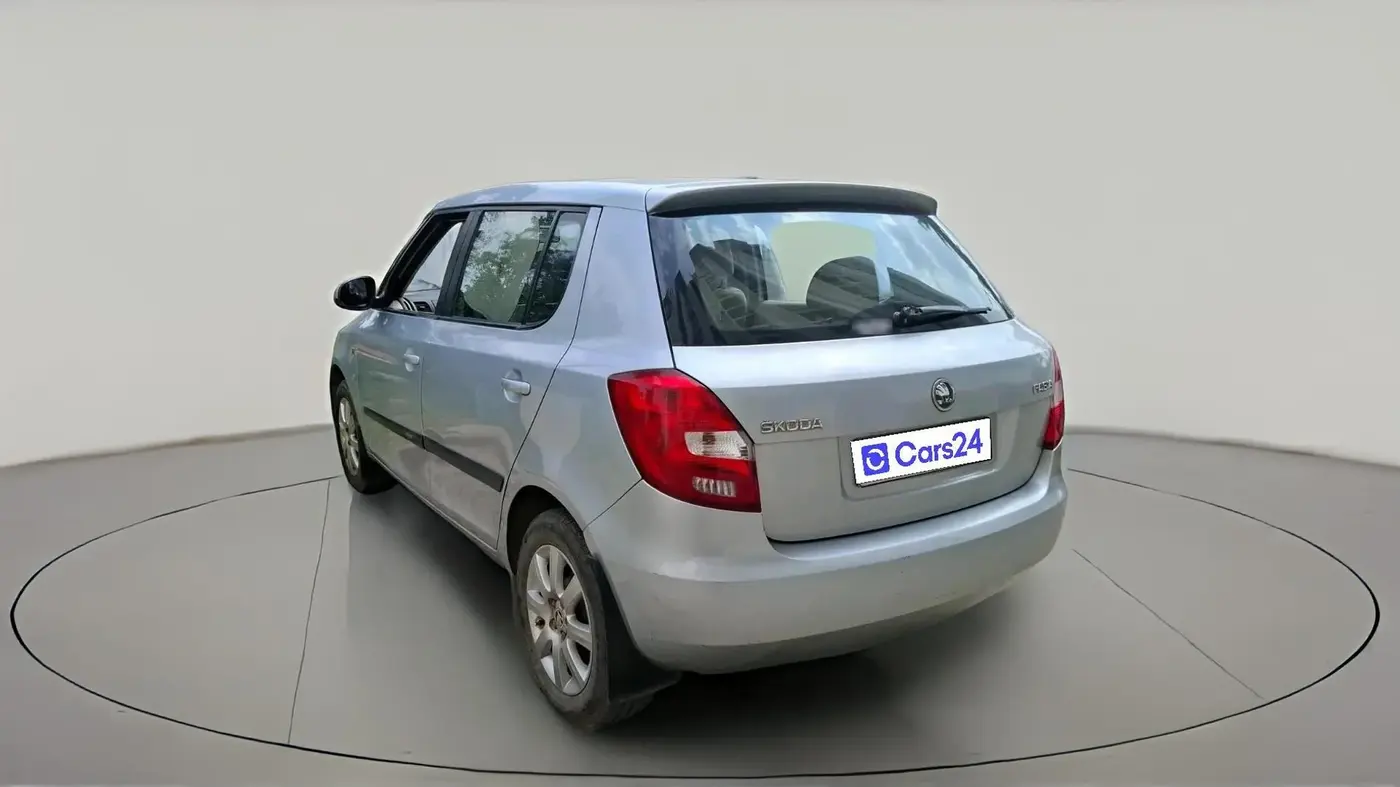 2013 Skoda Fabia ELEGANCE 1.2 MPI, Petrol, Manual, 1,19,057 km, exterior