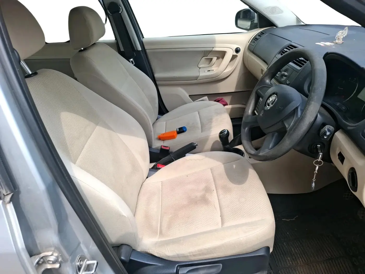 2013 Skoda Fabia ELEGANCE 1.2 MPI, Petrol, Manual, 1,19,057 km, interior
