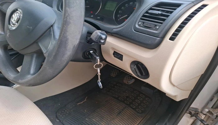 2013 Skoda Fabia ELEGANCE 1.2 MPI, Petrol, Manual, 1,19,057 km, interior