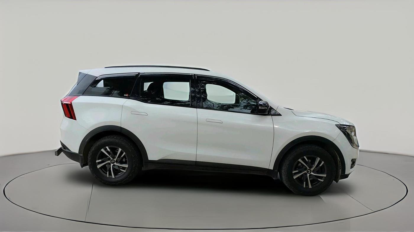 2021 Mahindra XUV700 AX 5 D MT 7 STR, Diesel, Manual, 95,572 km, exterior
