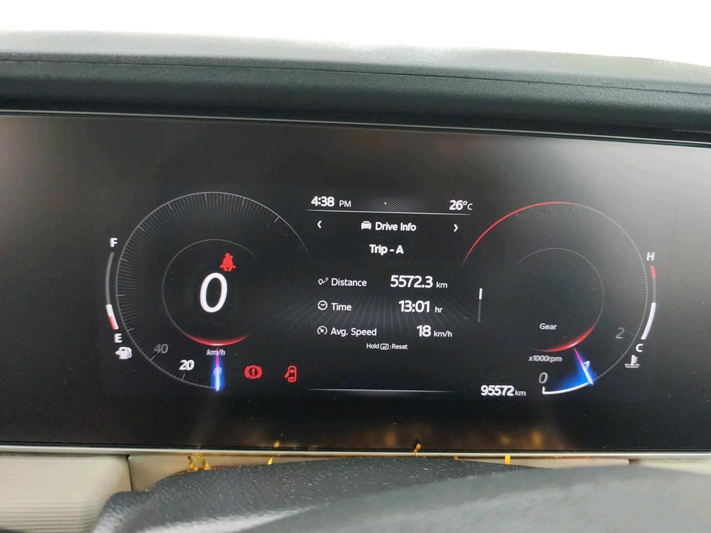 2021 Mahindra XUV700 AX 5 D MT 7 STR, Diesel, Manual, 95,572 km, interior