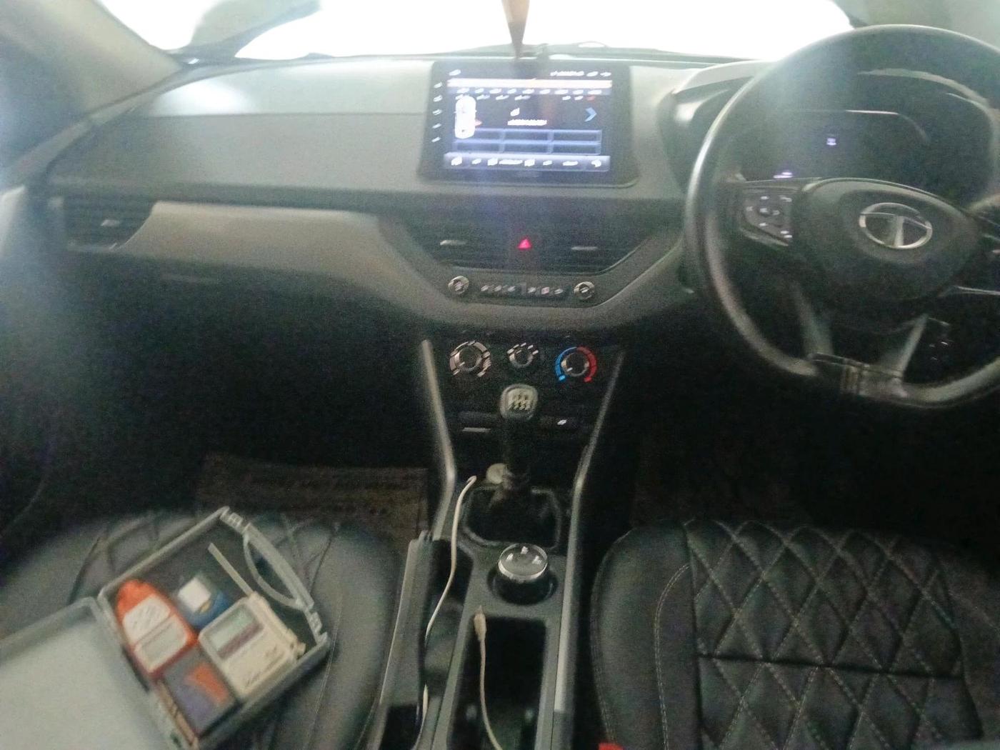 2022 Tata NEXON XM SUNROOF PETROL, Petrol, Manual, 53,205 km, interior