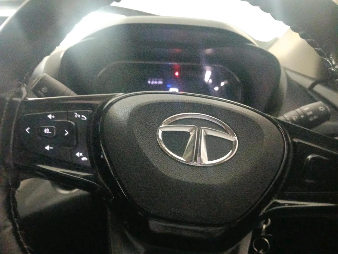 2022 Tata NEXON XM SUNROOF PETROL, Petrol, Manual, 53,205 km, interior