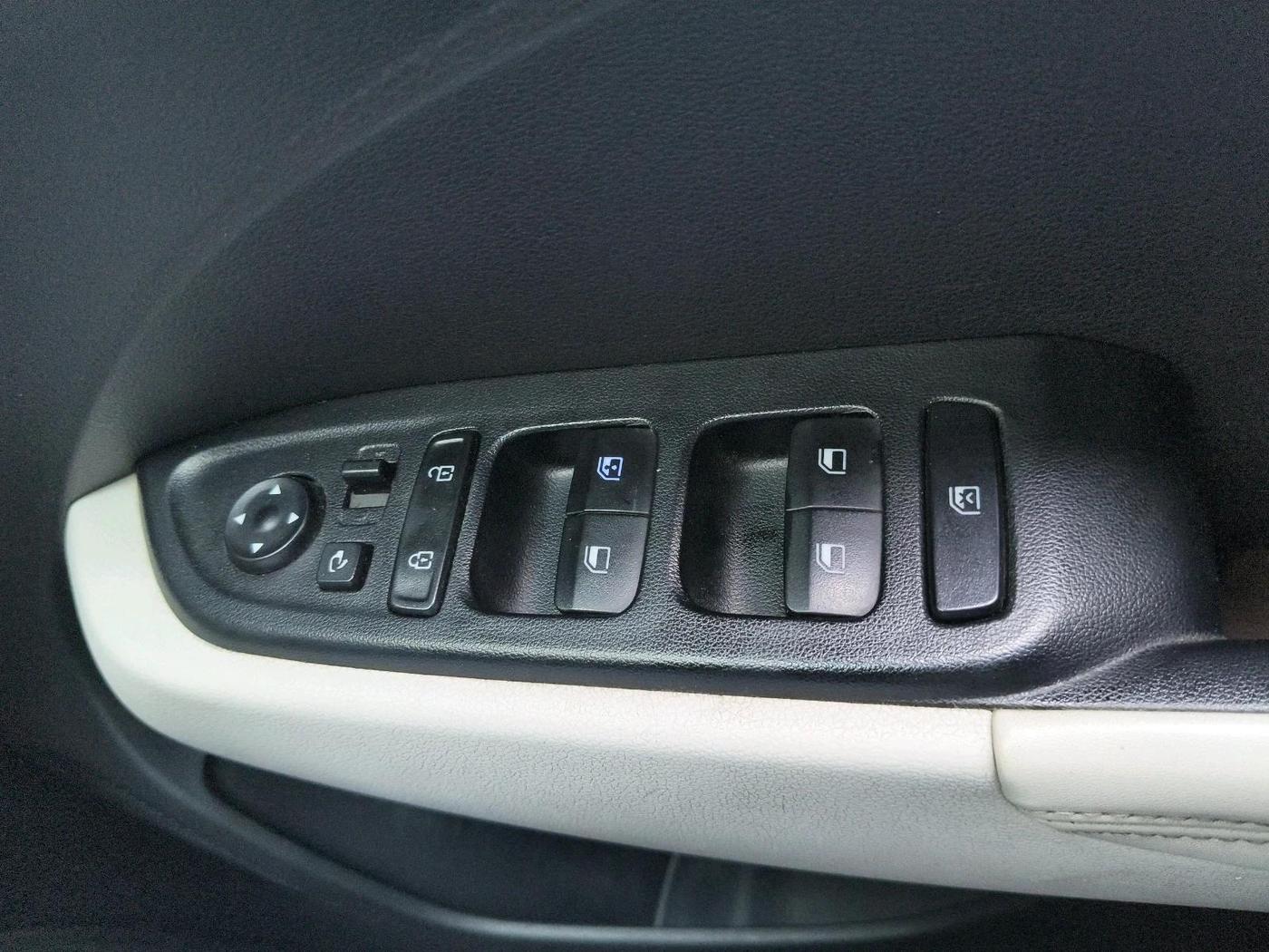 2022 Hyundai VENUE SX (O) 1.5 CRDI, Diesel, Manual, 66,948 km, interior