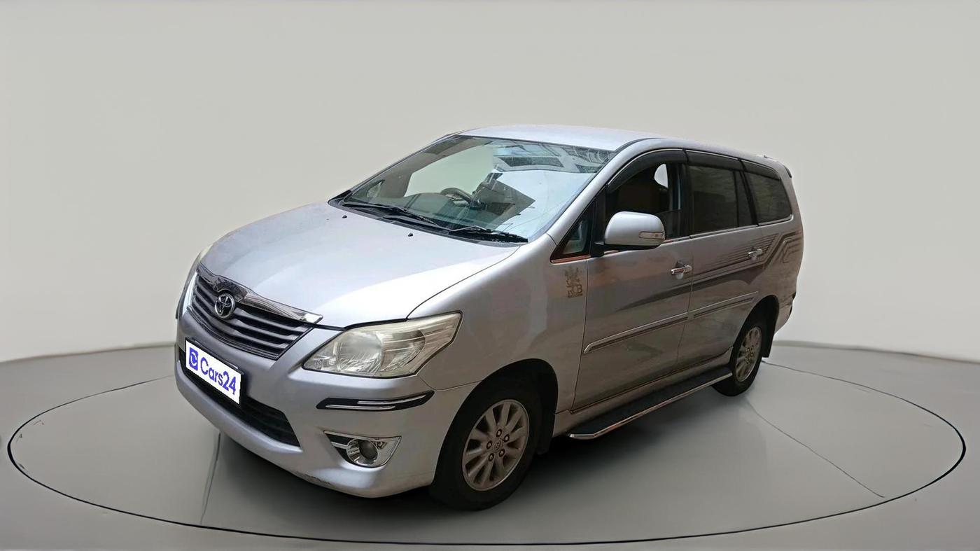 2013 Toyota Innova 2.5 VX 8 STR, Diesel, Manual, 1,79,985 km, exterior