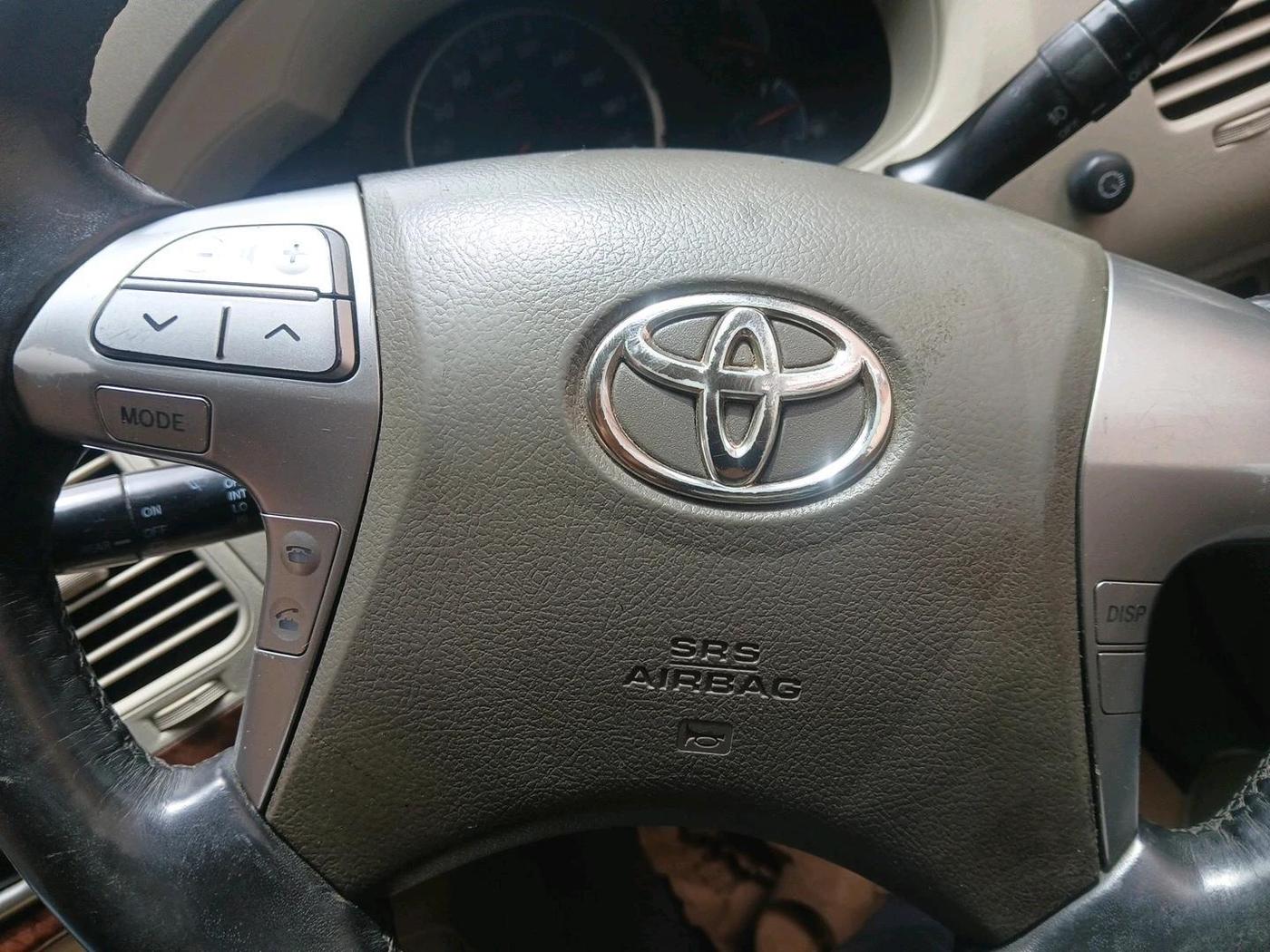 2013 Toyota Innova 2.5 VX 8 STR, Diesel, Manual, 1,79,985 km, interior