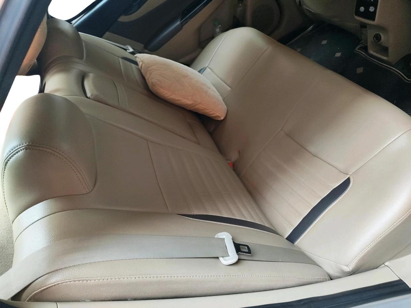 2014 Maruti Ciaz VXI, Petrol, Manual, 1,04,380 km, interior