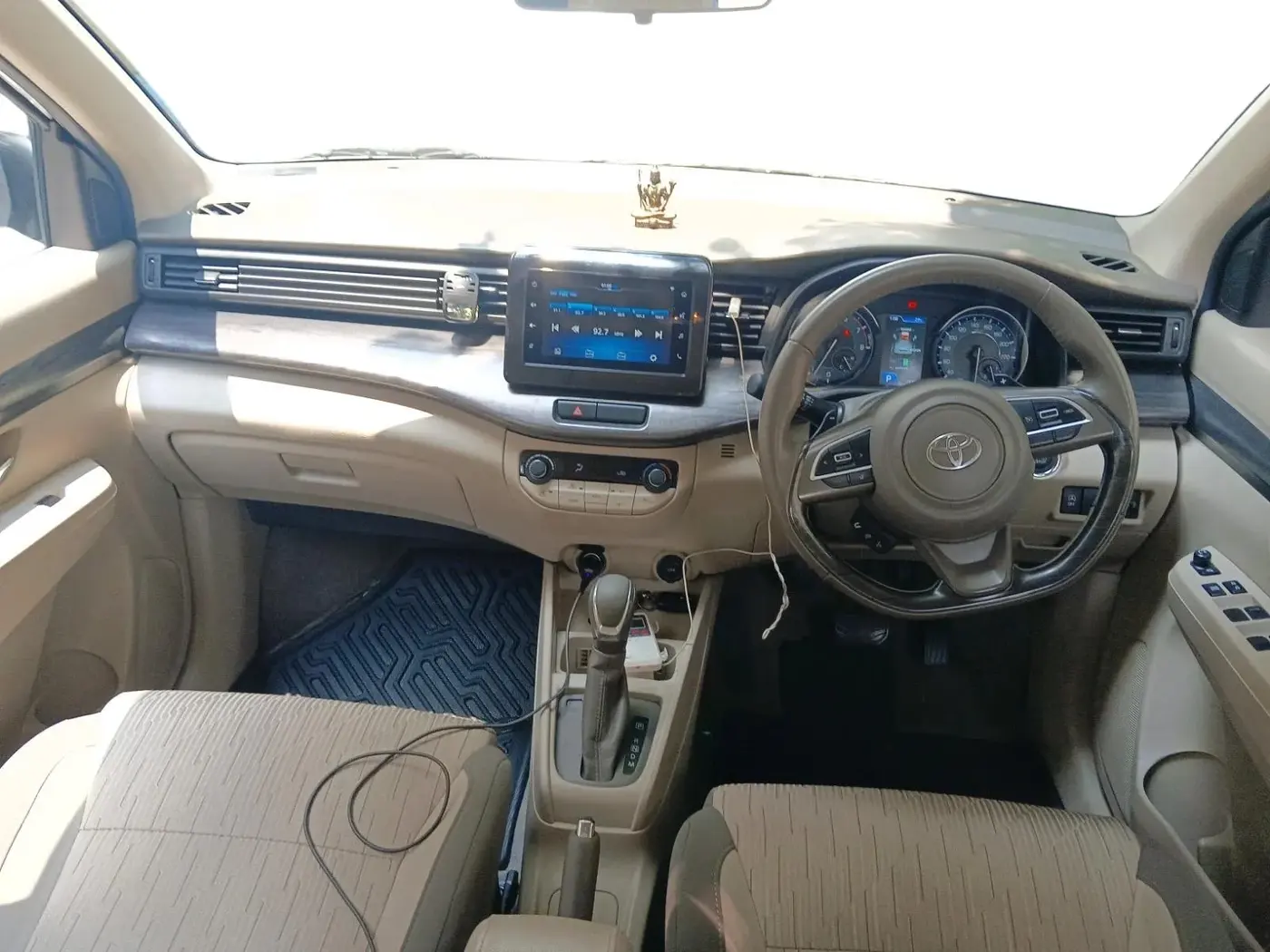 2024 Toyota RUMION V AT , Petrol, Automatic, 7,771 km, interior
