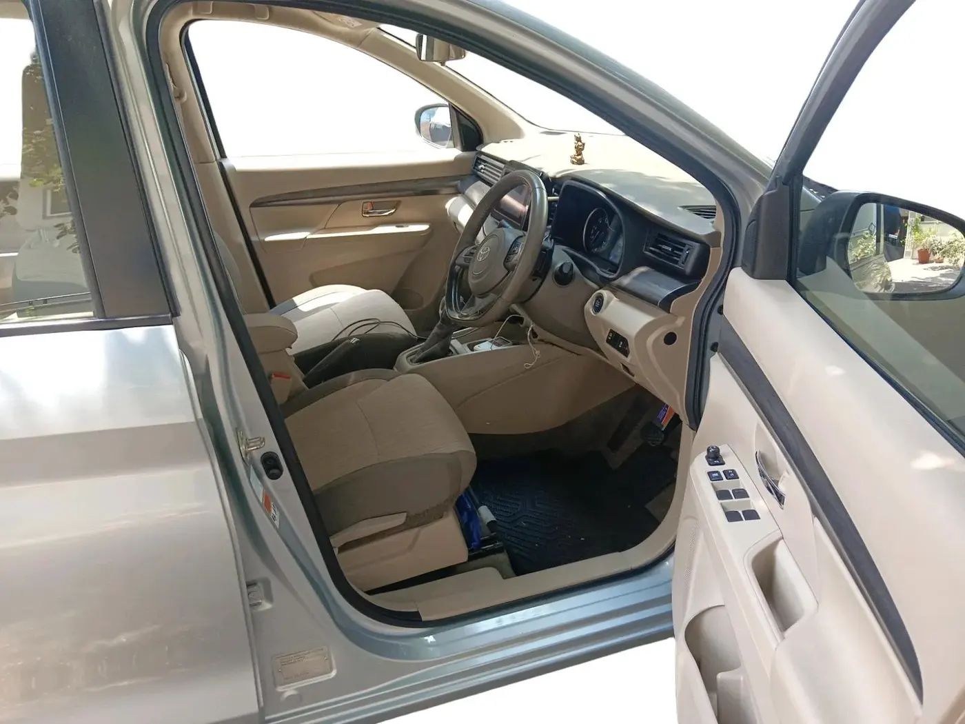 2024 Toyota RUMION V AT , Petrol, Automatic, 7,771 km, interior