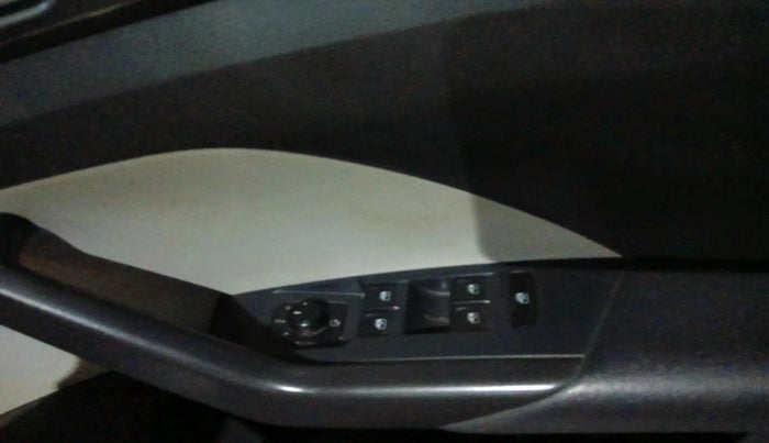 2023 Volkswagen TAIGUN TOPLINE 1.0 TSI MT, Petrol, Manual, 1,81,626 km, interior