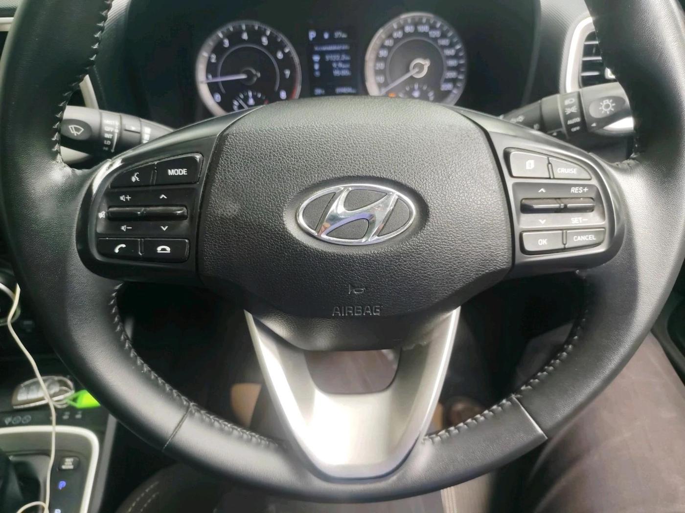 2019 Hyundai VENUE SX PLUS 1.0 TURBO DCT, Petrol, Automatic, 89,404 km, interior