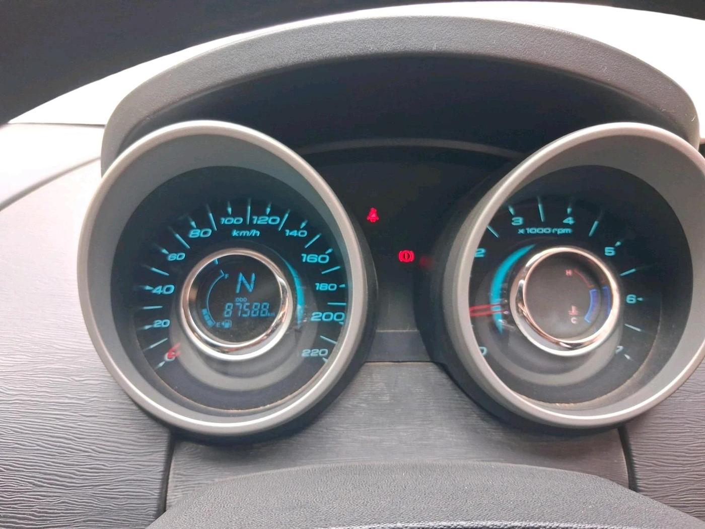 2016 Mahindra XUV500 W6, Diesel, Manual, 87,588 km, interior