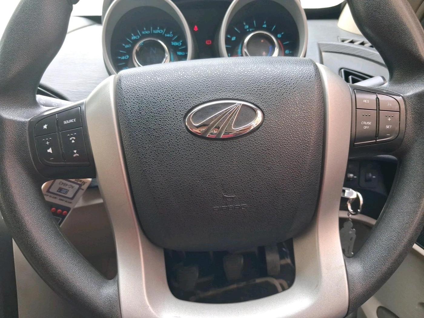 2016 Mahindra XUV500 W6, Diesel, Manual, 87,588 km, interior