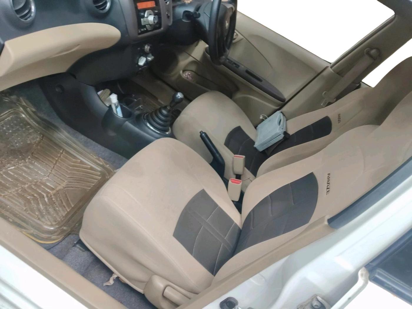 2013 Honda Amaze 1.5L I-DTEC S, Diesel, Manual, 96,097 km, interior