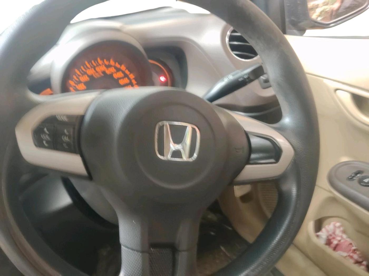 2013 Honda Amaze 1.5L I-DTEC S, Diesel, Manual, 96,097 km, interior