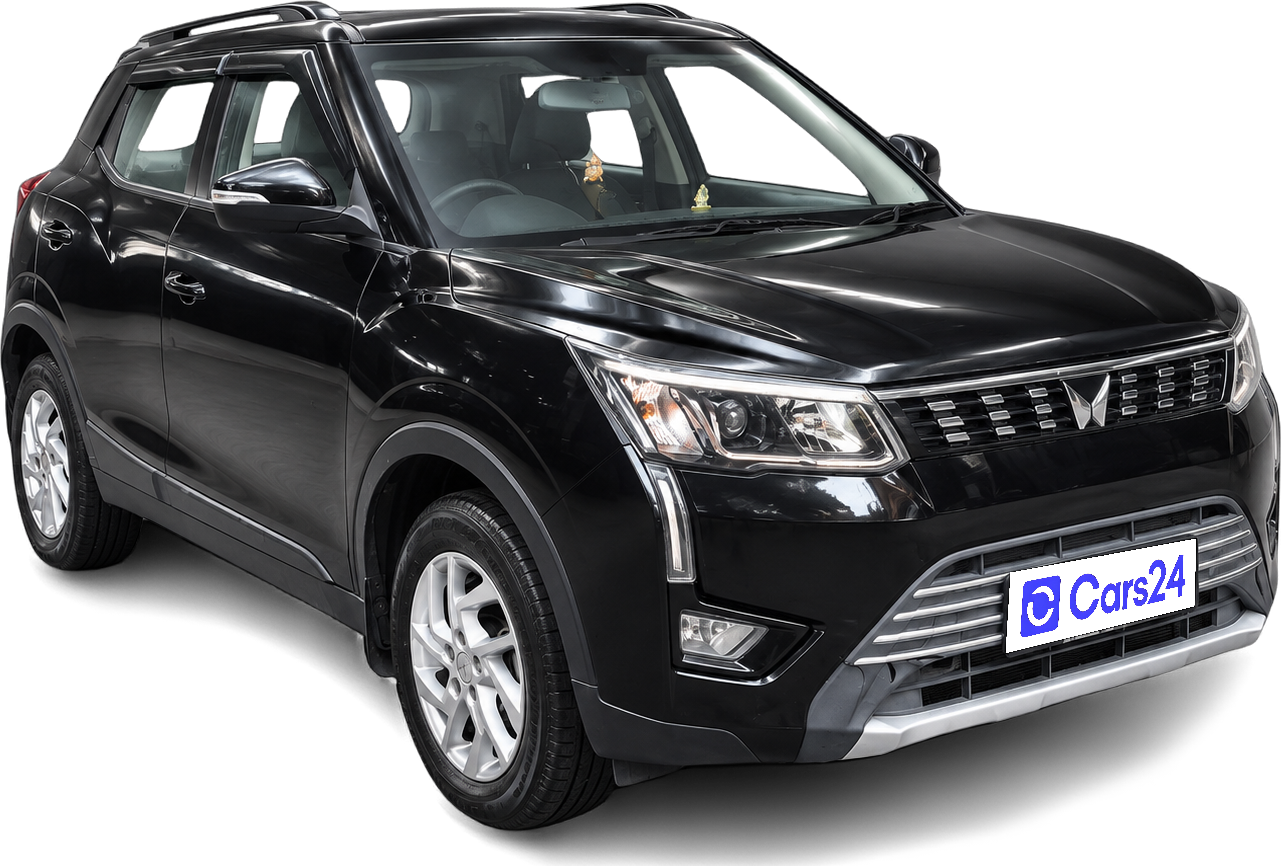 2024 Mahindra XUV300 - SUV - Petrol - Manual - ₹9.80 lakh