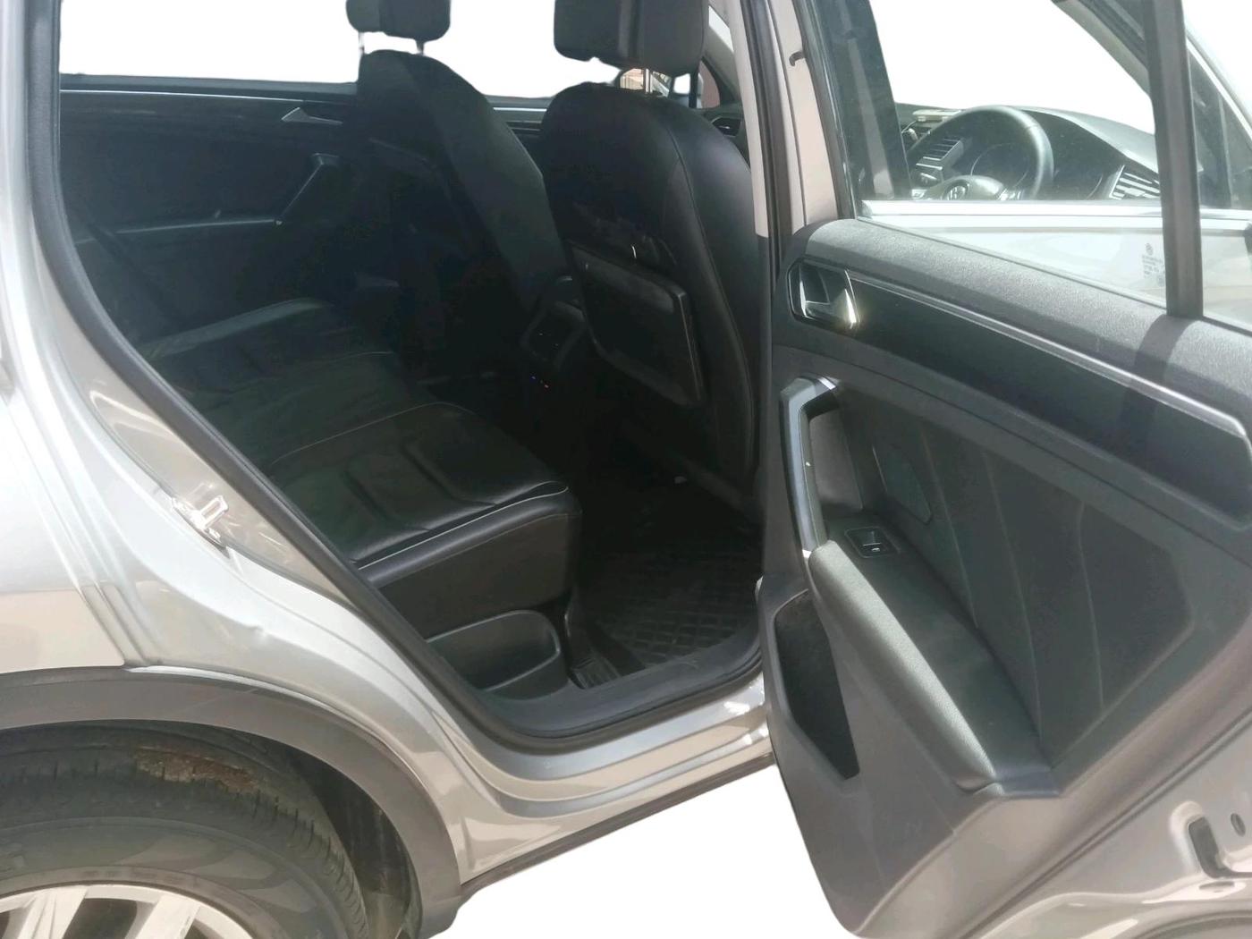 2018 Volkswagen TIGUAN HIGHLINE TDI AT, Diesel, Automatic, 1,10,810 km, interior