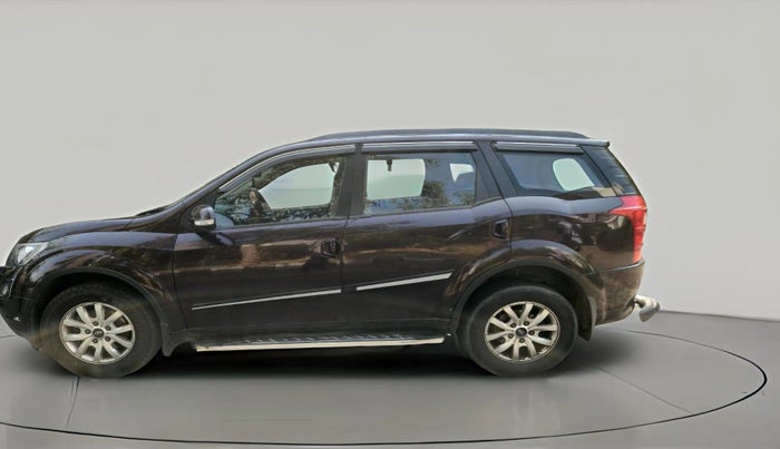 2017 Mahindra XUV500 W8 AT, Diesel, Automatic, 1,16,501 km, exterior