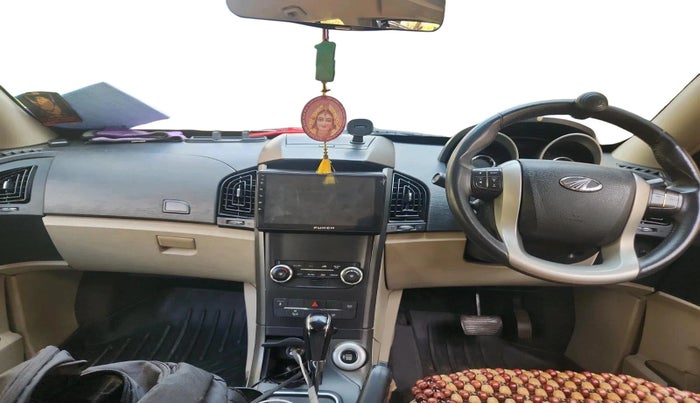 2017 Mahindra XUV500 W8 AT, Diesel, Automatic, 1,16,501 km, interior
