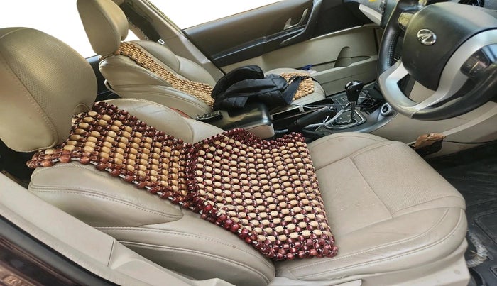 2017 Mahindra XUV500 W8 AT, Diesel, Automatic, 1,16,501 km, interior