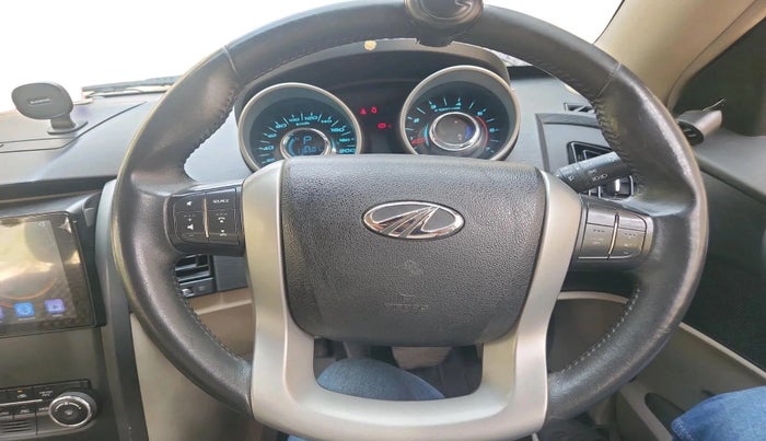 2017 Mahindra XUV500 W8 AT, Diesel, Automatic, 1,16,501 km, interior