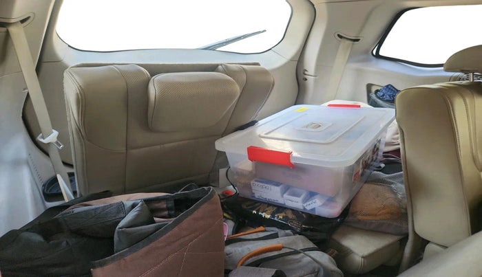 2017 Mahindra XUV500 W8 AT, Diesel, Automatic, 1,16,501 km, interior