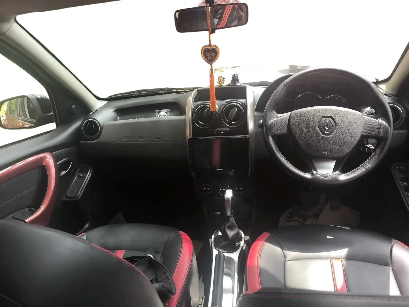 2018 Renault Duster RXS CVT, Petrol, Automatic, 62,775 km, interior