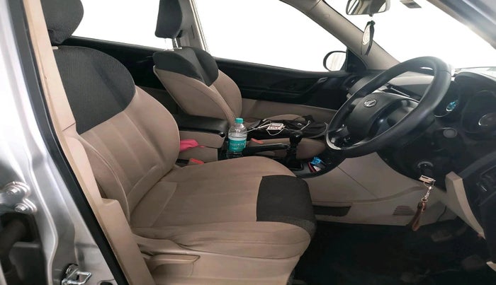 2016 Mahindra XUV500 W4, Diesel, Manual, 36,776 km, interior