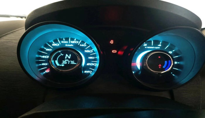 2016 Mahindra XUV500 W4, Diesel, Manual, 36,776 km, interior