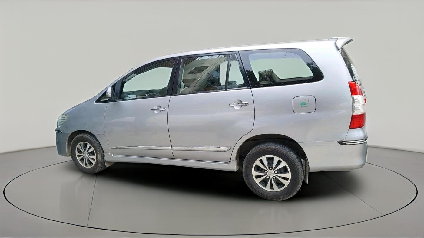 2015 Toyota Innova 2.5 VX 7 STR, Diesel, Manual, 1,17,817 km, exterior
