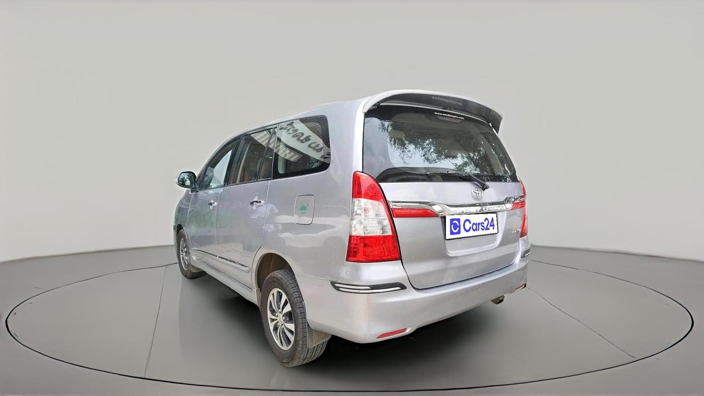 2015 Toyota Innova 2.5 VX 7 STR, Diesel, Manual, 1,17,817 km, exterior