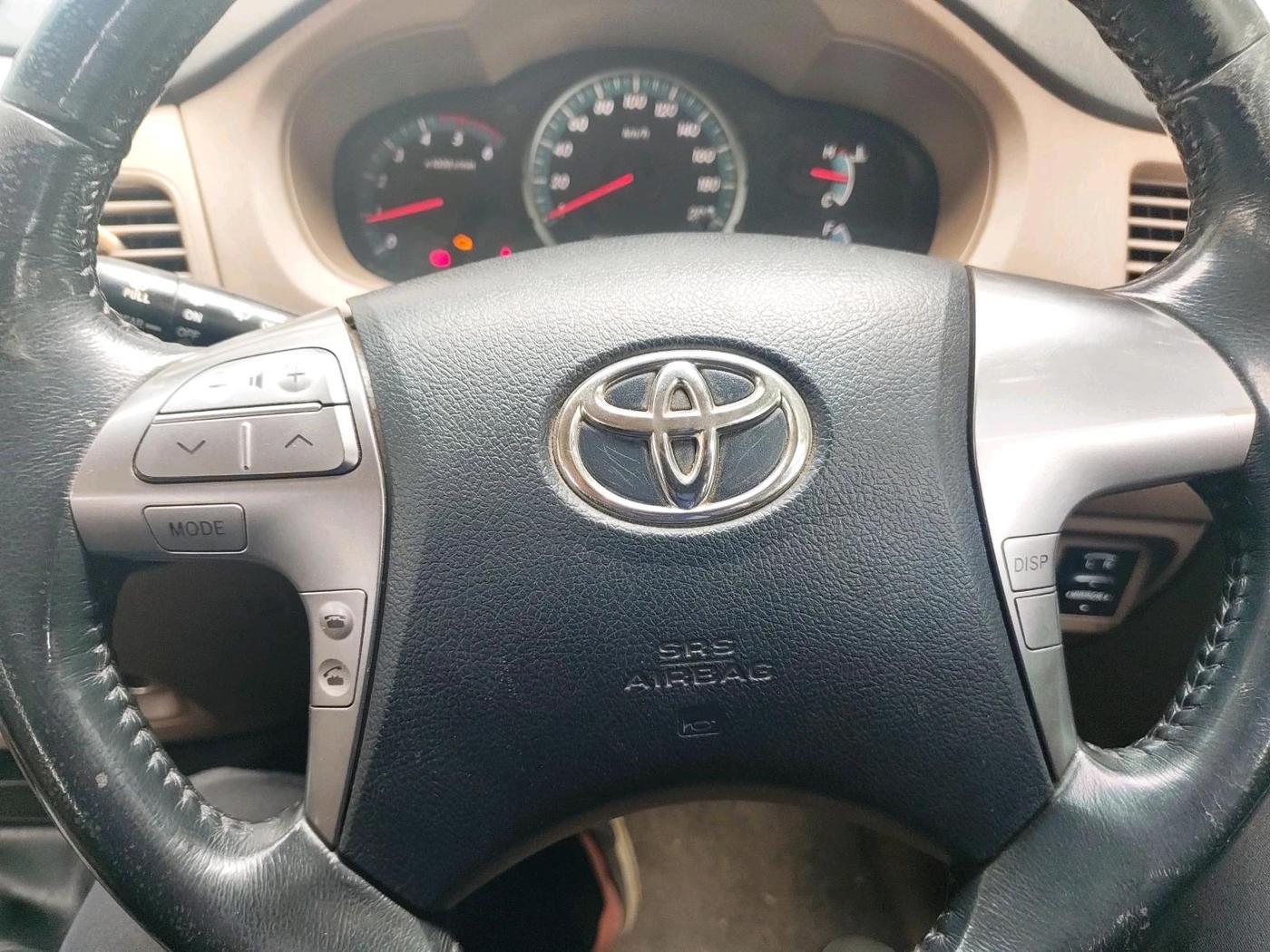 2015 Toyota Innova 2.5 VX 7 STR, Diesel, Manual, 1,17,817 km, interior