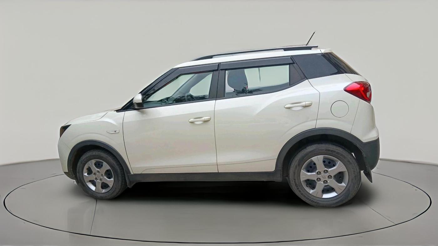 2022 Mahindra XUV300 W6 1.5 Diesel, Diesel, Manual, 51,757 km, exterior