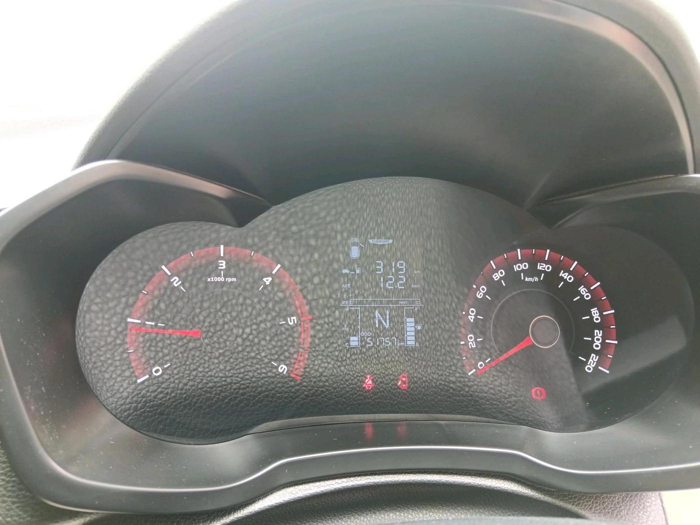 2022 Mahindra XUV300 W6 1.5 Diesel, Diesel, Manual, 51,757 km, interior