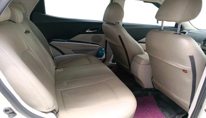 2020 Mahindra XUV300 W8 1.2 PETROL, Petrol, Manual, 46,127 km, interior