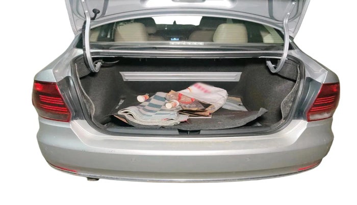 2017 Volkswagen Vento HIGHLINE PETROL AT, Petrol, Automatic, 71,905 km, exterior