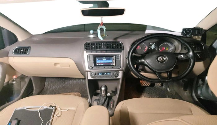 2017 Volkswagen Vento HIGHLINE PETROL AT, Petrol, Automatic, 71,905 km, interior