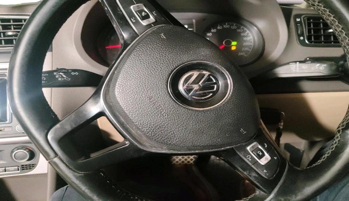 2017 Volkswagen Vento HIGHLINE PETROL AT, Petrol, Automatic, 71,905 km, interior