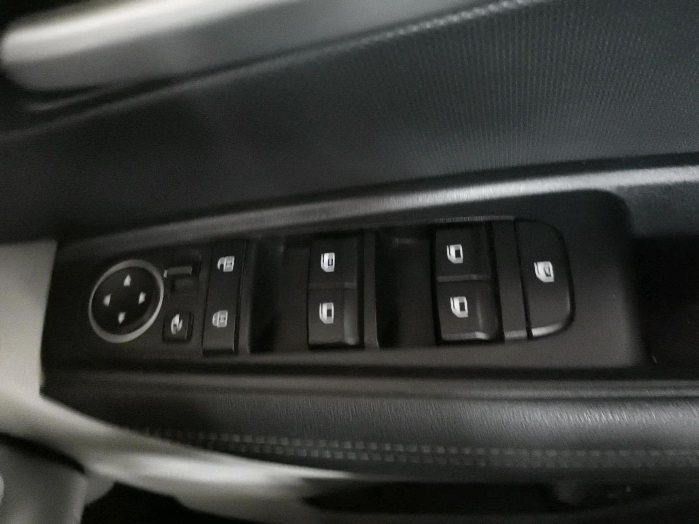 2022 KIA SONET HTX 1.0 IMT, Petrol, Manual, 35,467 km, interior