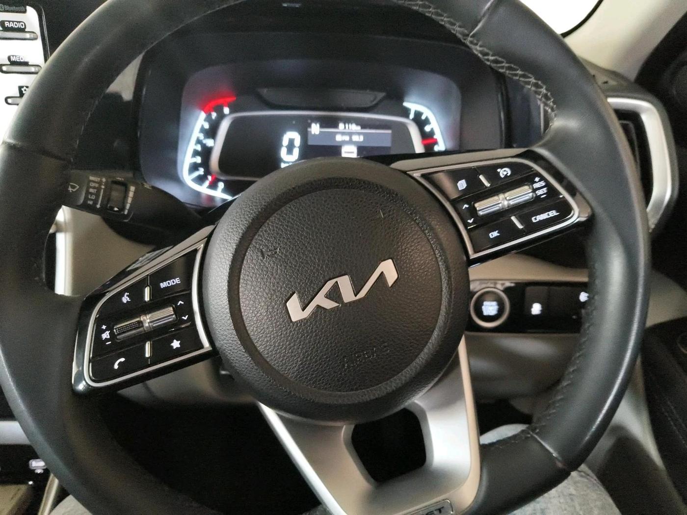 2022 KIA SONET HTX 1.0 IMT, Petrol, Manual, 35,467 km, interior