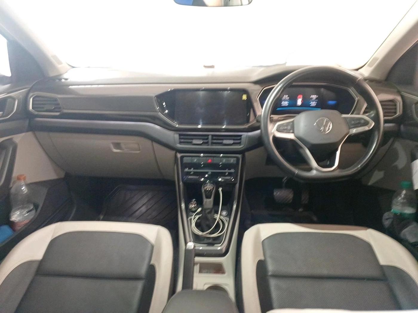 2024 Volkswagen TAIGUN TOPLINE 1.0 TSI AT, Petrol, Automatic, 21,819 km, interior