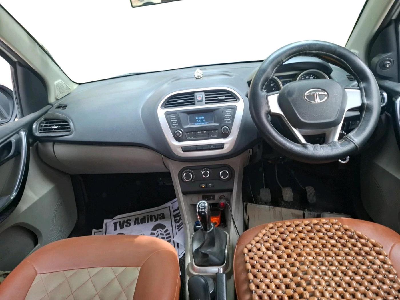 2017 Tata Tiago XT PETROL, Petrol, Manual, 37,829 km, interior