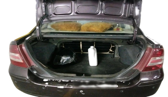 2011 Ford Fiesta Classic SXI 1.6 PETROL, Petrol, Manual, 99,061 km, exterior