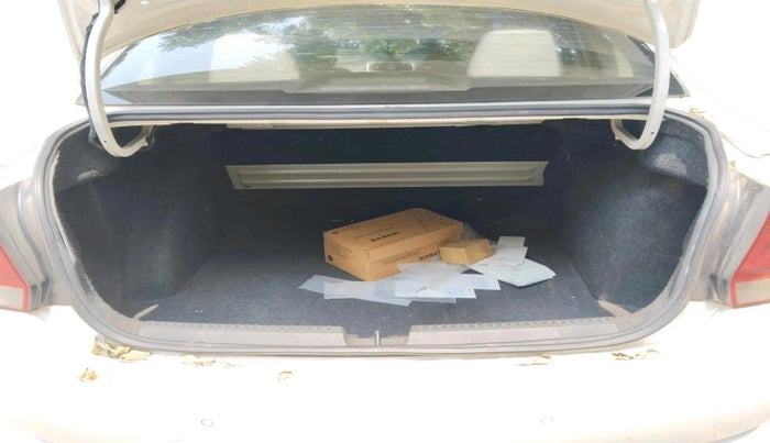 2012 Volkswagen Vento HIGHLINE DIESEL 1.6, Diesel, Manual, 1,24,803 km, exterior