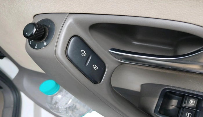 2012 Volkswagen Vento HIGHLINE DIESEL 1.6, Diesel, Manual, 1,24,803 km, interior